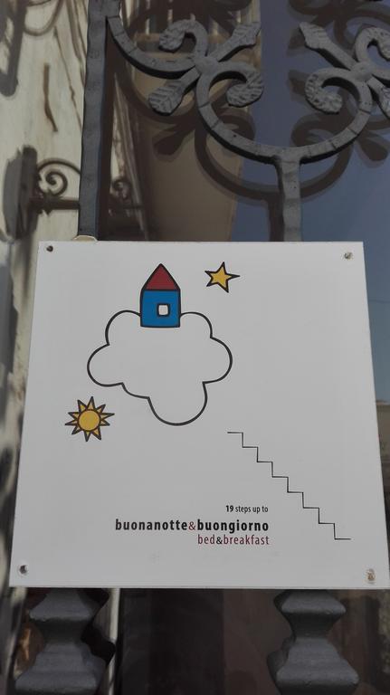 Buonanotte & Buongiorno Guesthouse Naples Extérieur photo